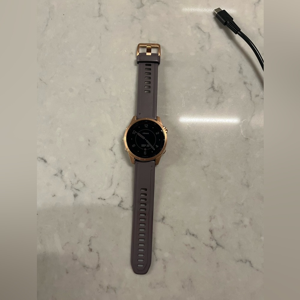 Garmin Fenix 7S Sapphire Solar
